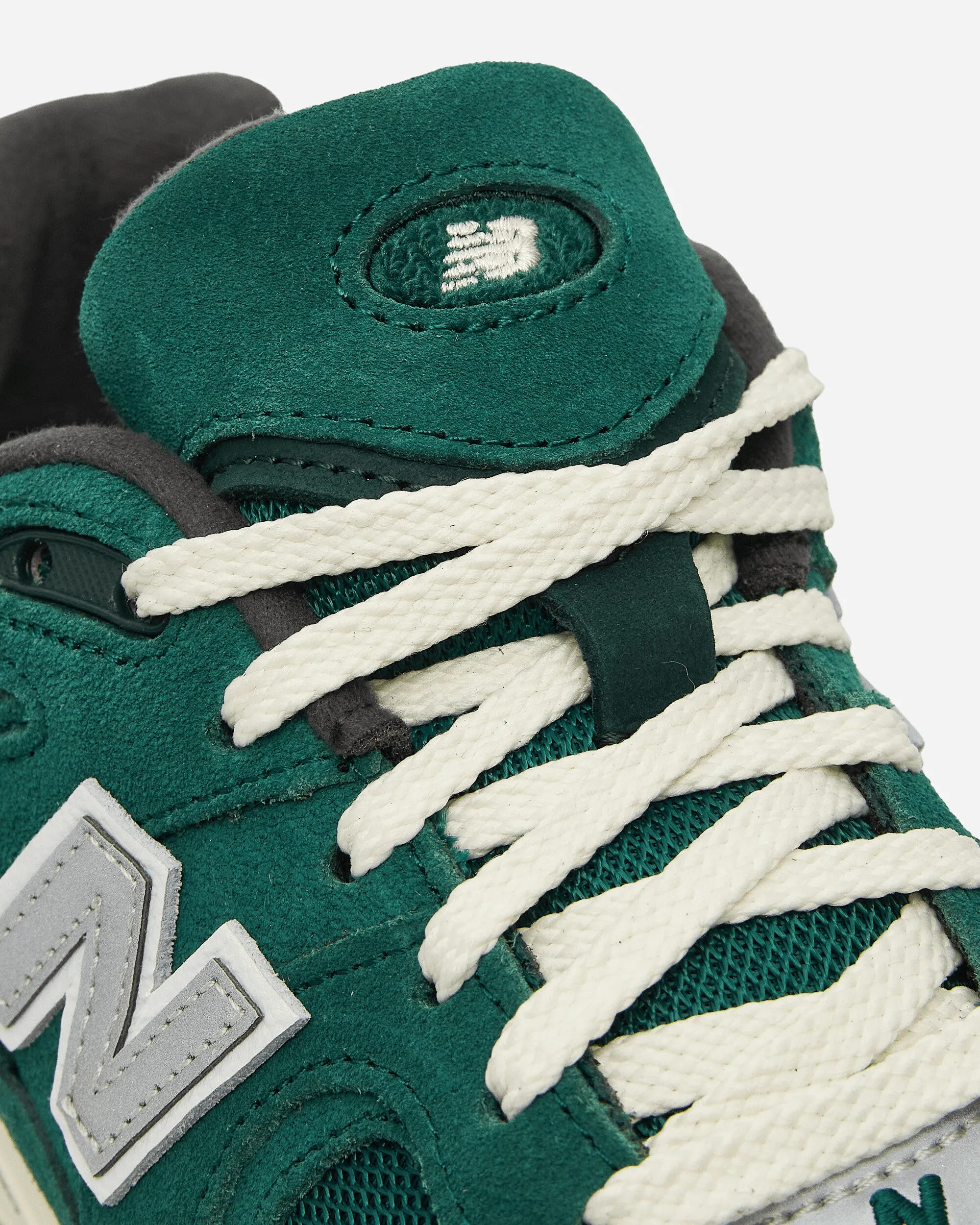 2002R Sneakers Nightwatch Green