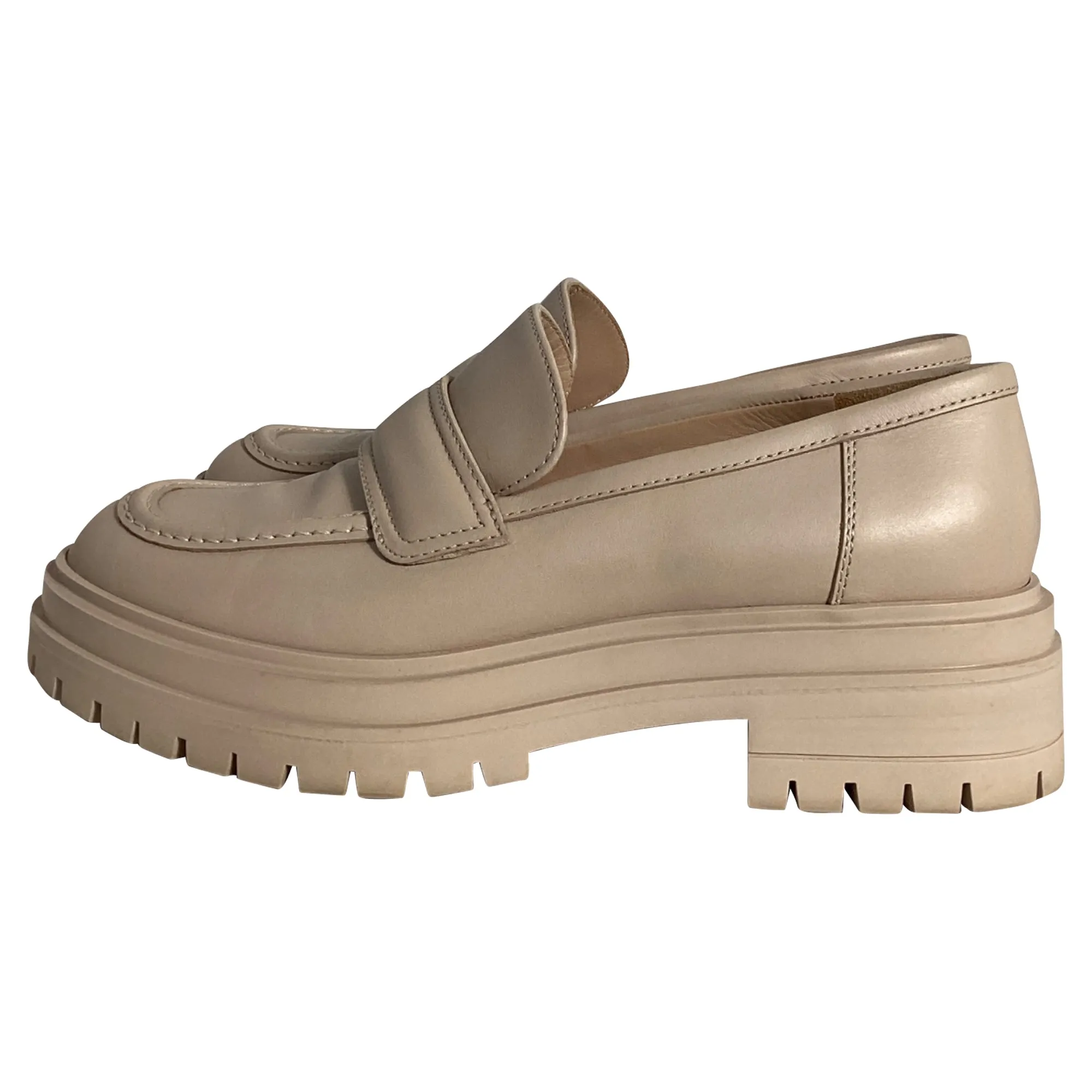 Gianvito Rossi Chunky Loafers in Nude Leather