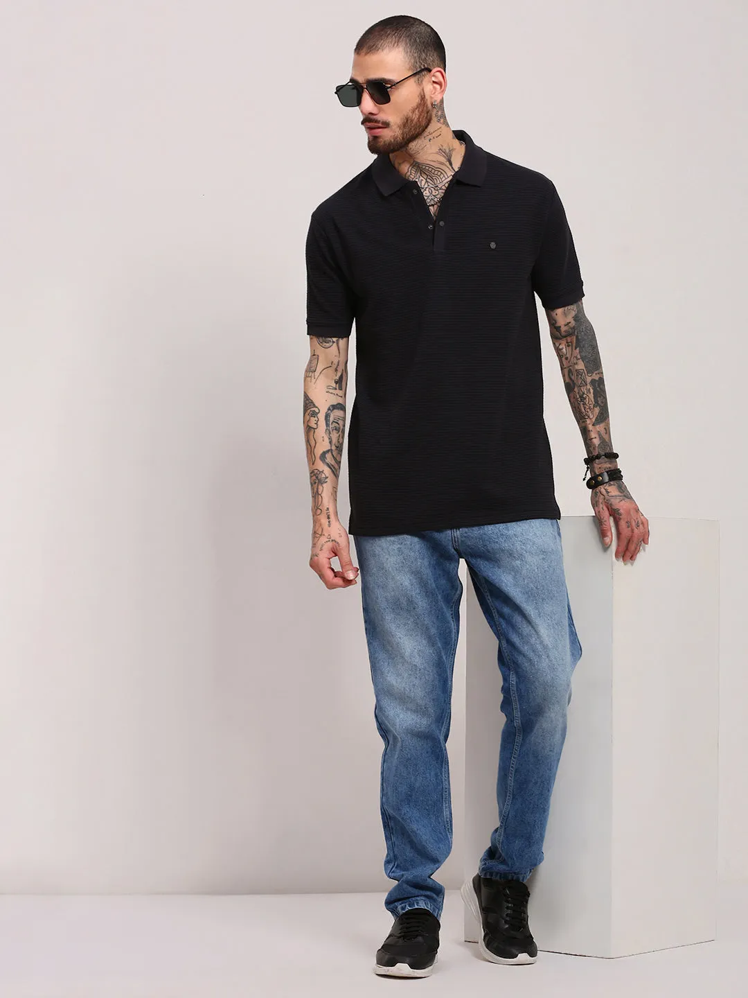 Men Black Solid T Shirt