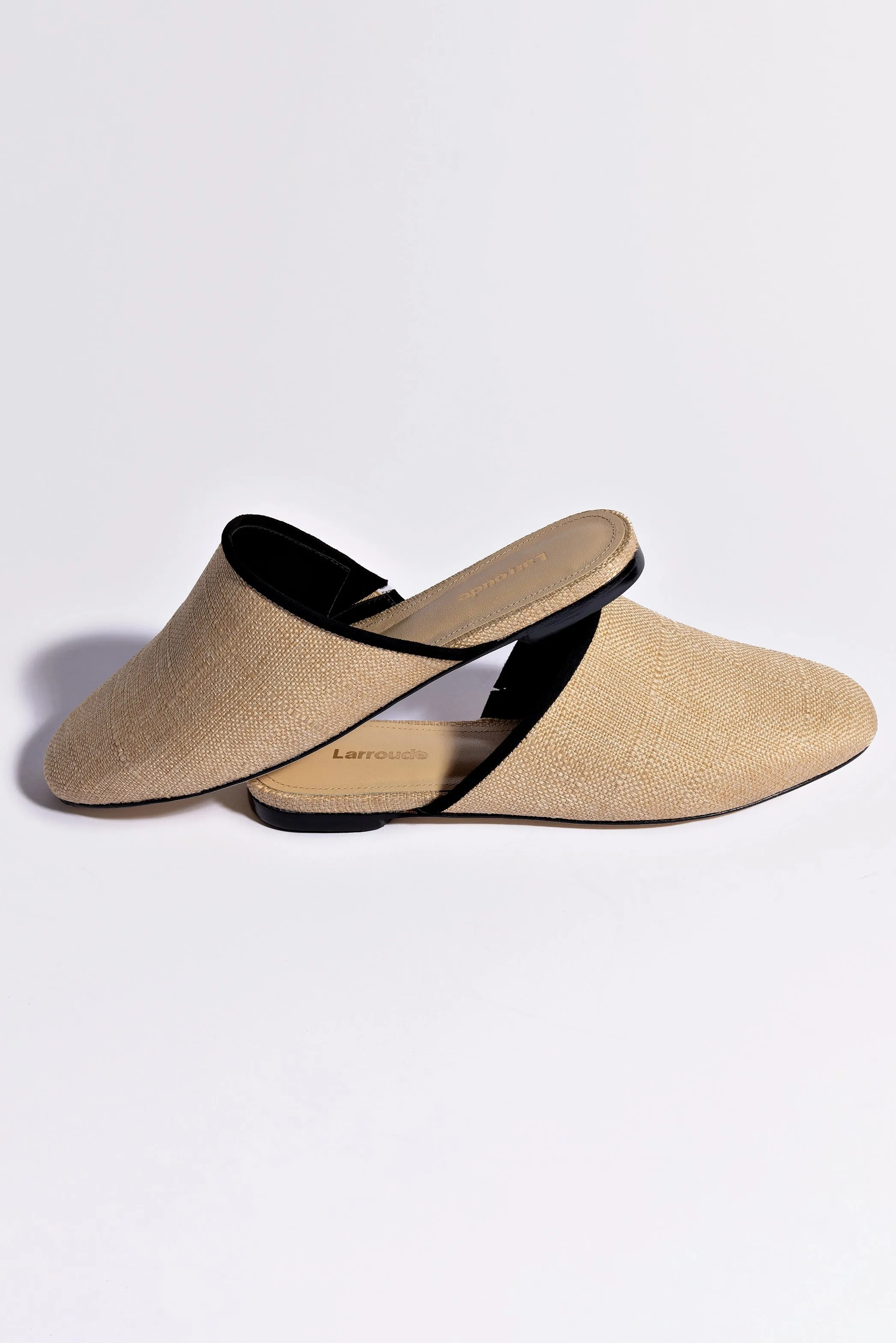 Venice Flat Mule In Beige Raffia and Black Trimming