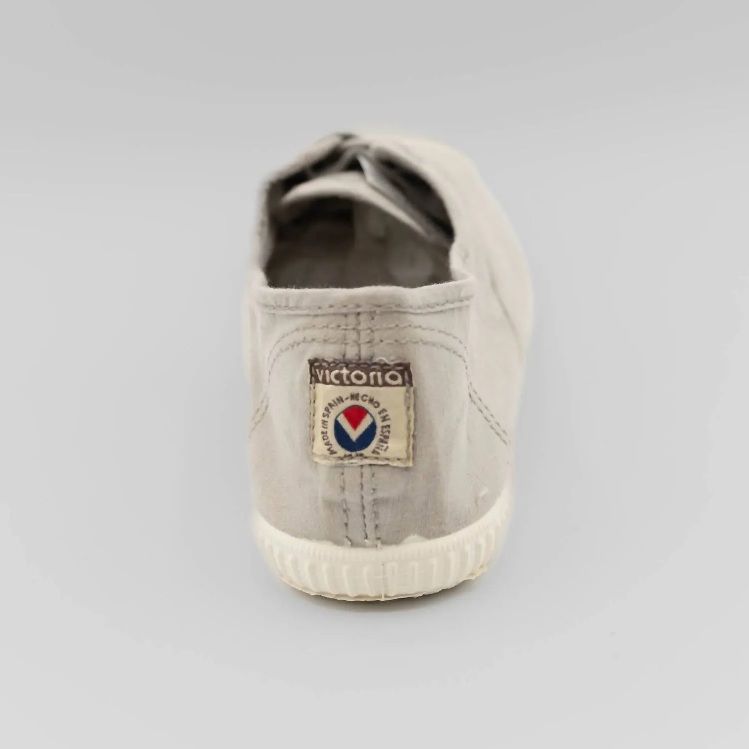 Women's Inglesa Tintada Puntera Sneaker In Beige