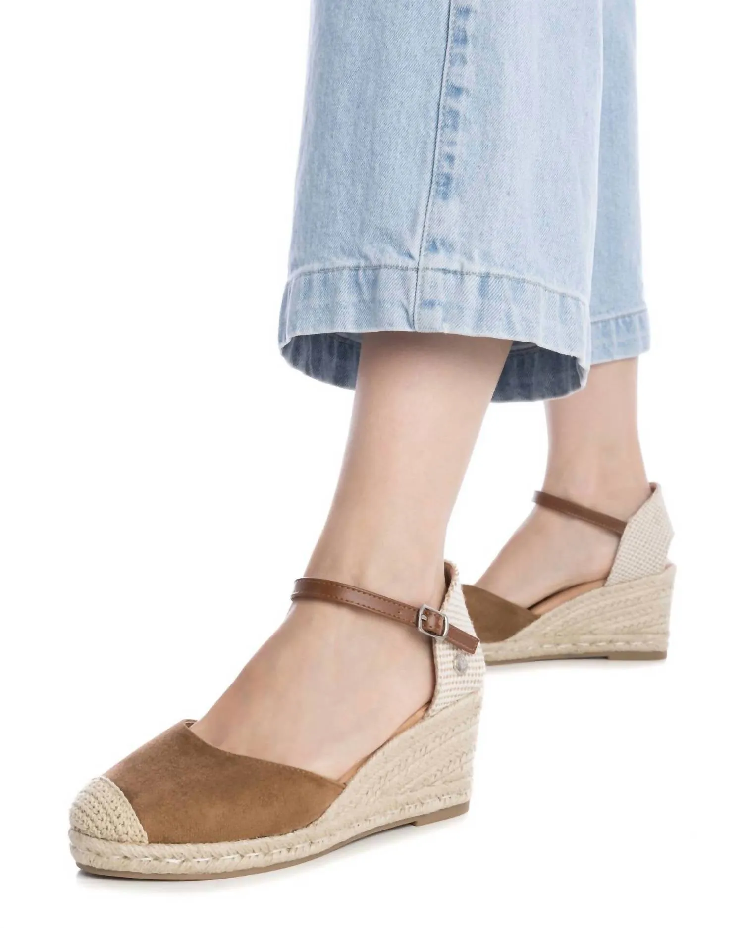 Women's Wedge Sandals In Camel